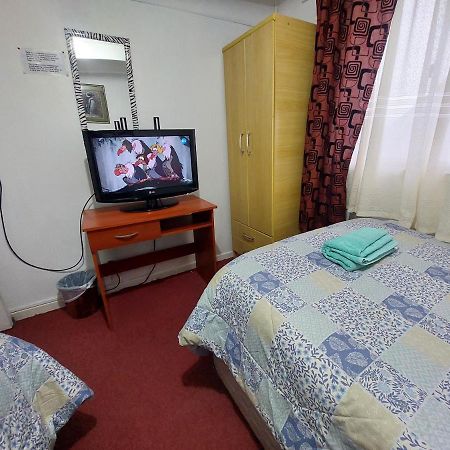Hospedaje Familiar Пунта-Аренас Экстерьер фото